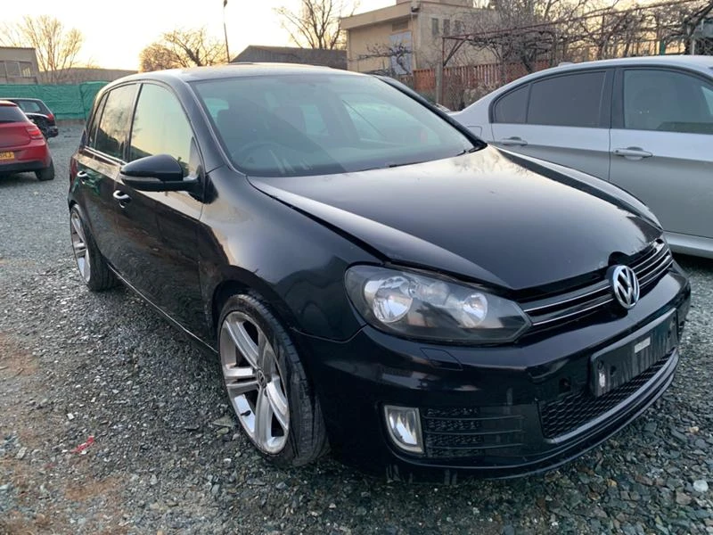 VW Golf 2.0д 140кс. - изображение 2