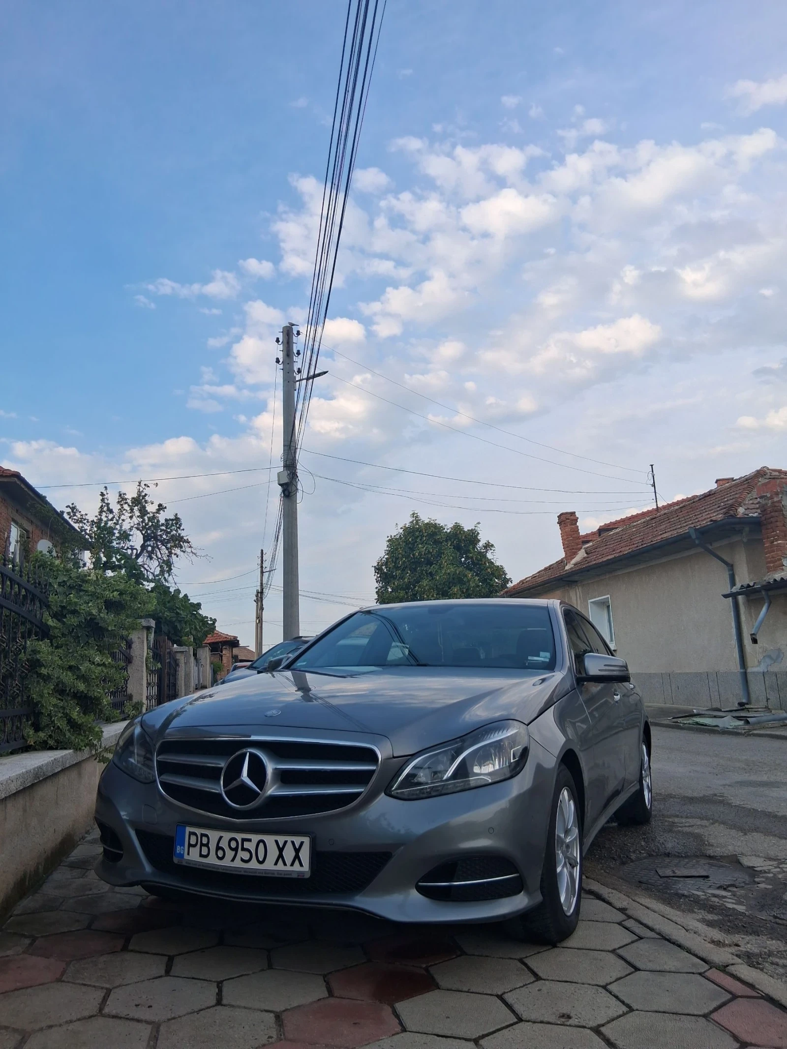 Mercedes-Benz E 200, снимка 1