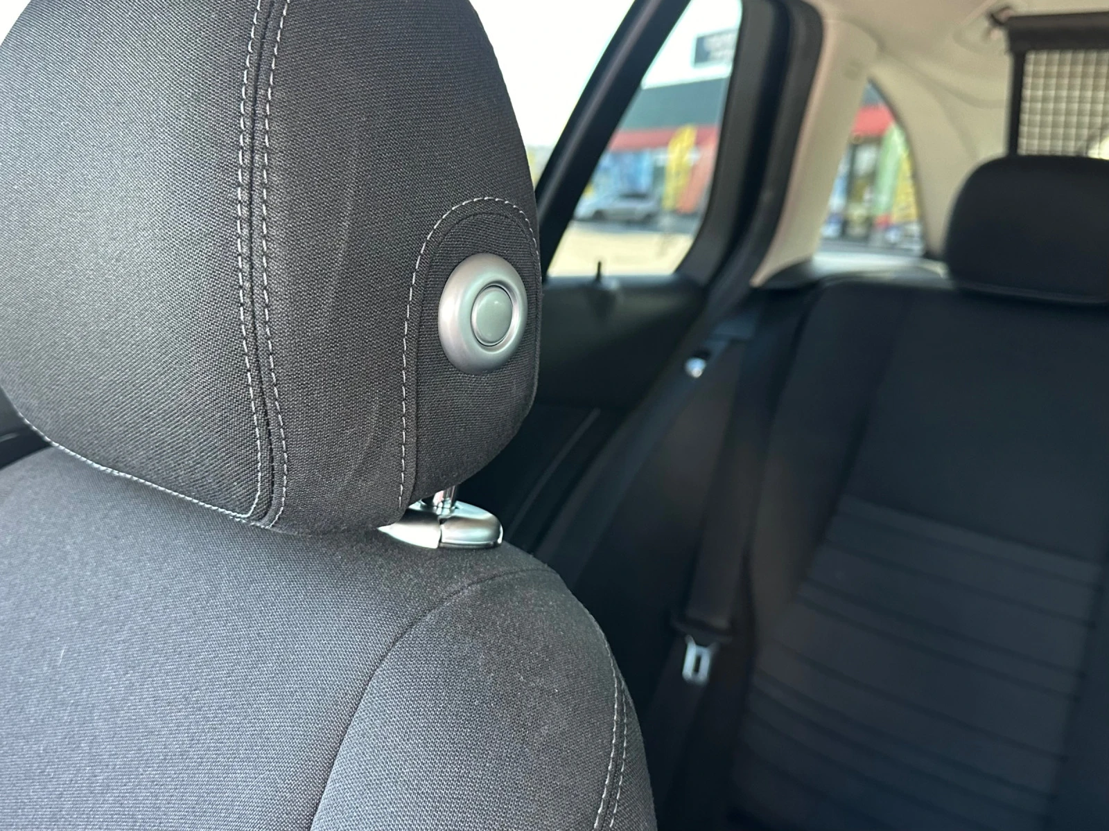 Mercedes-Benz C 250   .   AMG Interface & CarPlay  | Mobile.bg   15