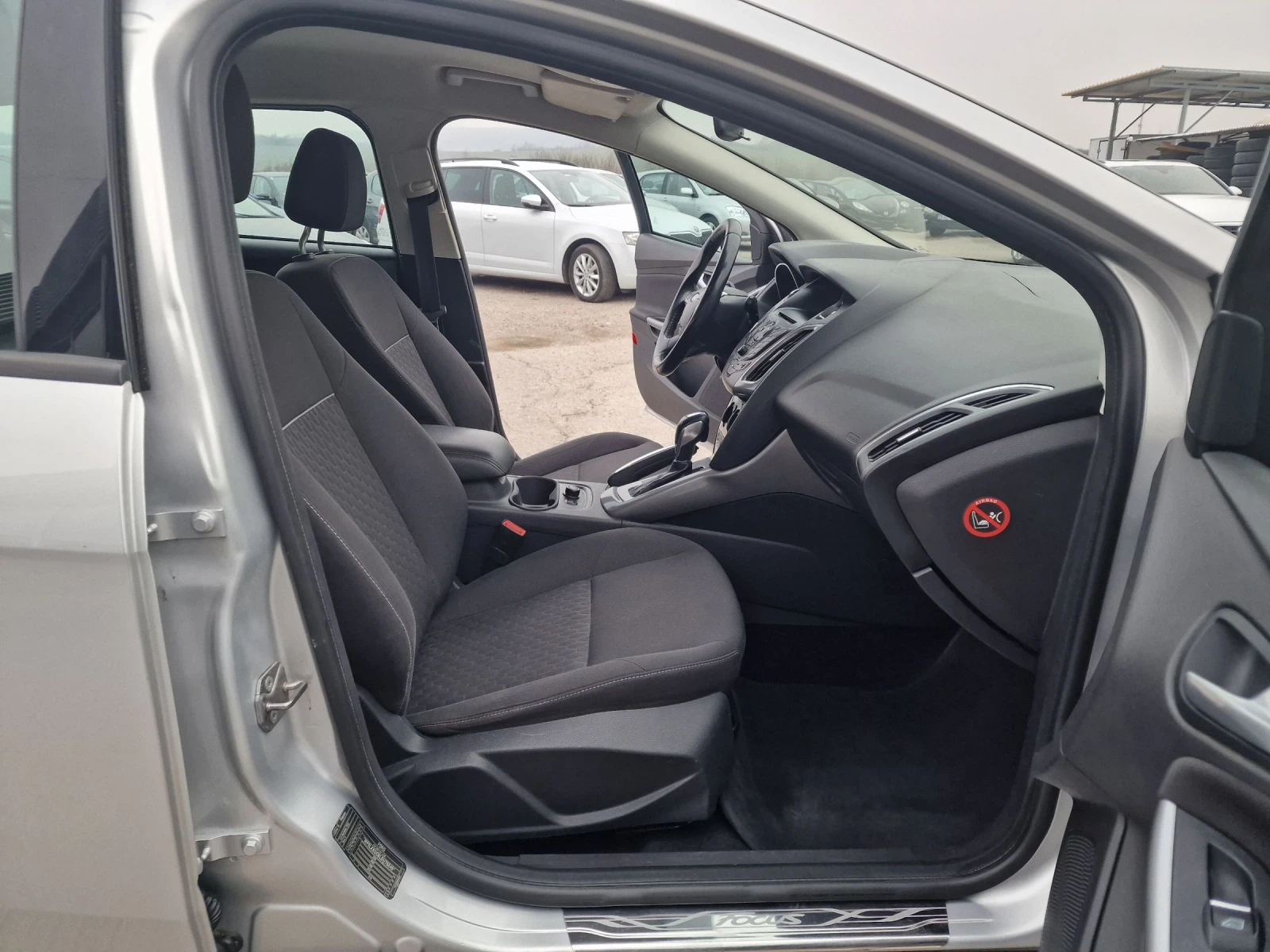 Ford Focus 2.0TDCI АВТОМАТ  | Mobile.bg — изображение 14