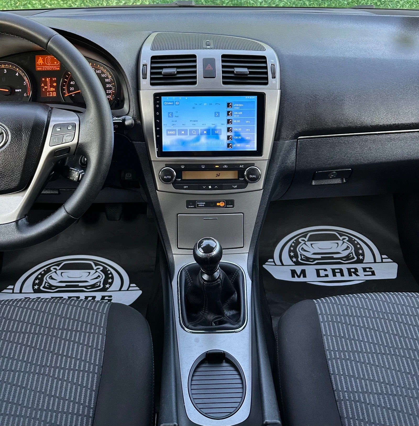 Toyota Avensis KAMERA / NAVY/ PANORAMA / CAR PLAY  - изображение 8