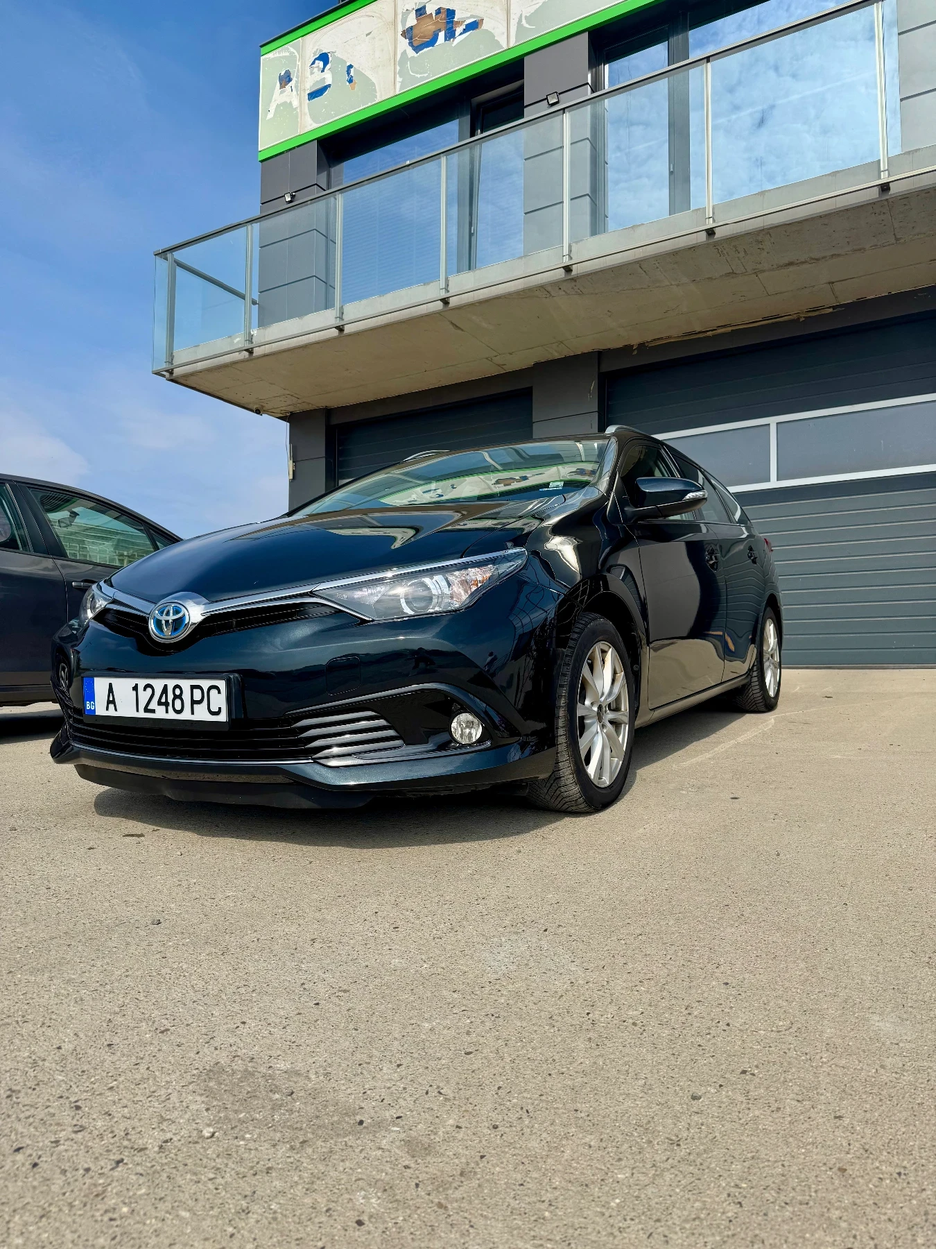 Toyota Auris 1.8 - Hybrid - изображение 3
