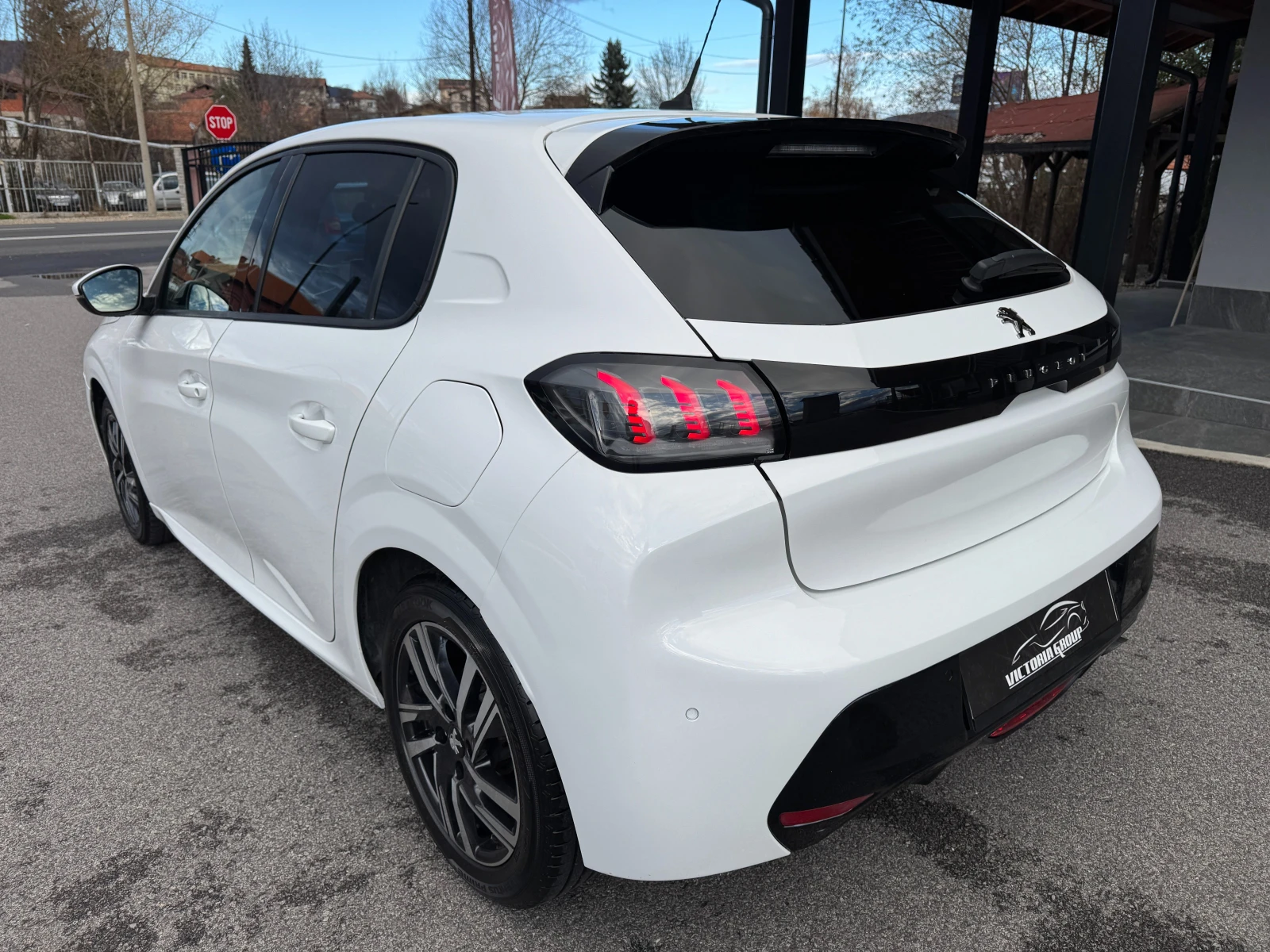 Peugeot 208 1.2 GT-LINE - изображение 4