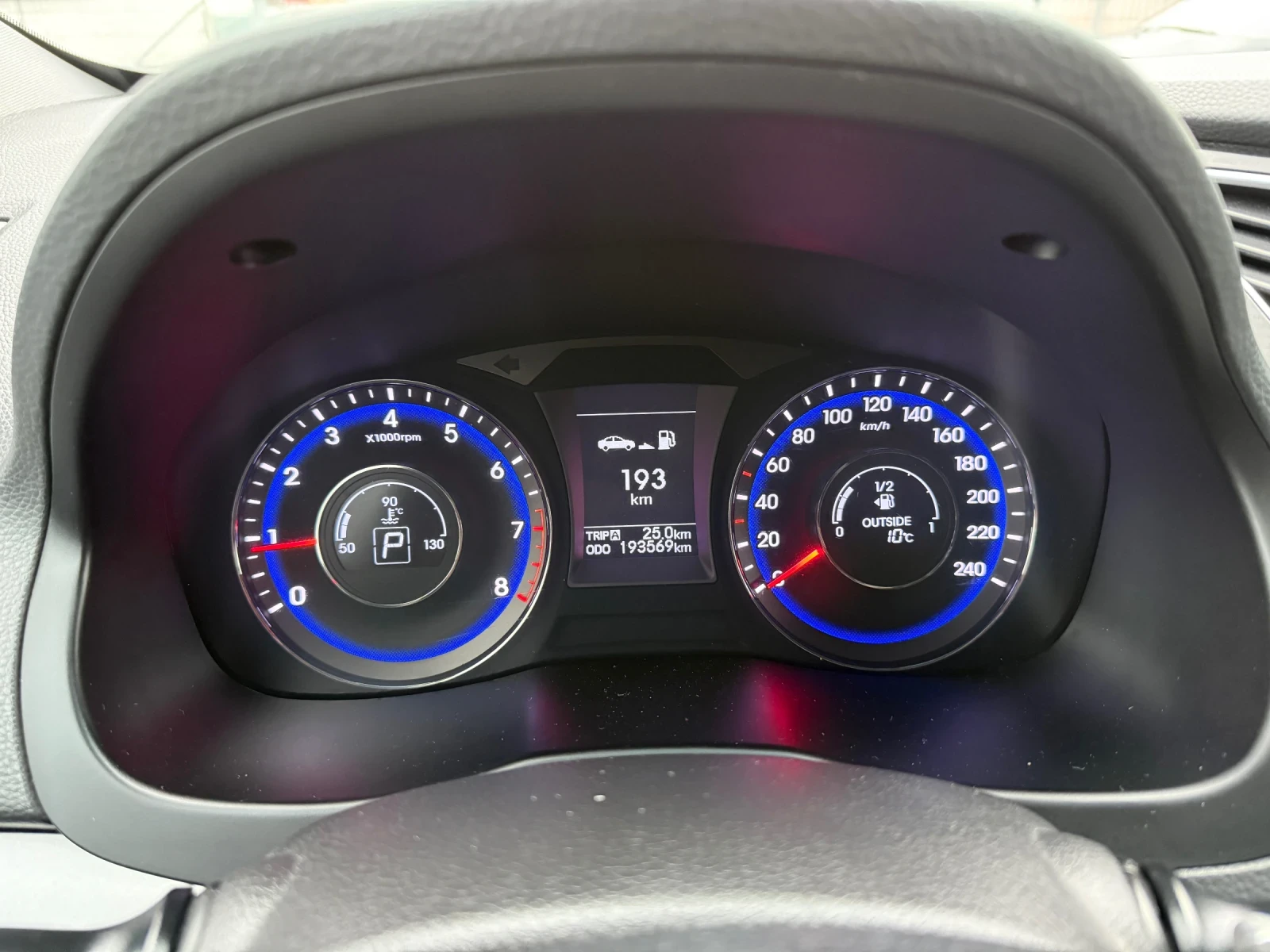 Hyundai I40 2.0i  | Mobile.bg   13