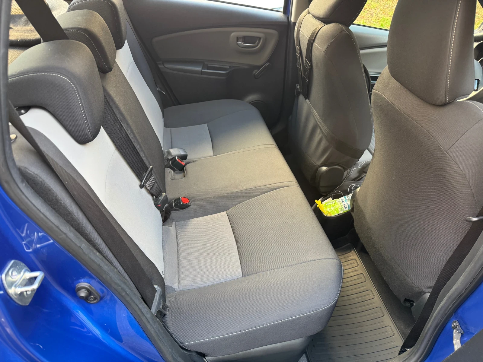 Toyota Yaris Hybrid , снимка 8 - Автомобили и джипове - 53832798