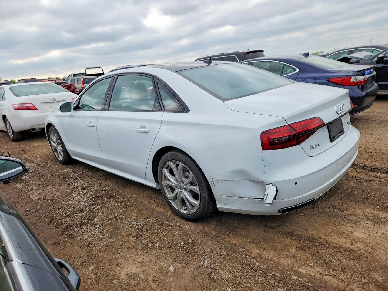 Audi A8 L QUATTRO* BOSE* подгрев* обдухване* щори* Heads-u, снимка 4 - Автомобили и джипове - 54743691