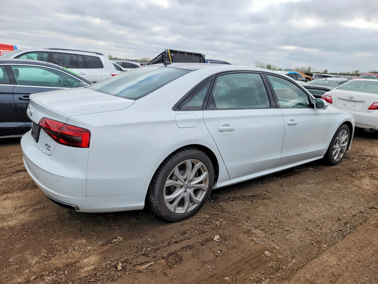 Audi A8 L QUATTRO* BOSE* подгрев* обдухване* щори* Heads-u, снимка 5 - Автомобили и джипове - 54743691