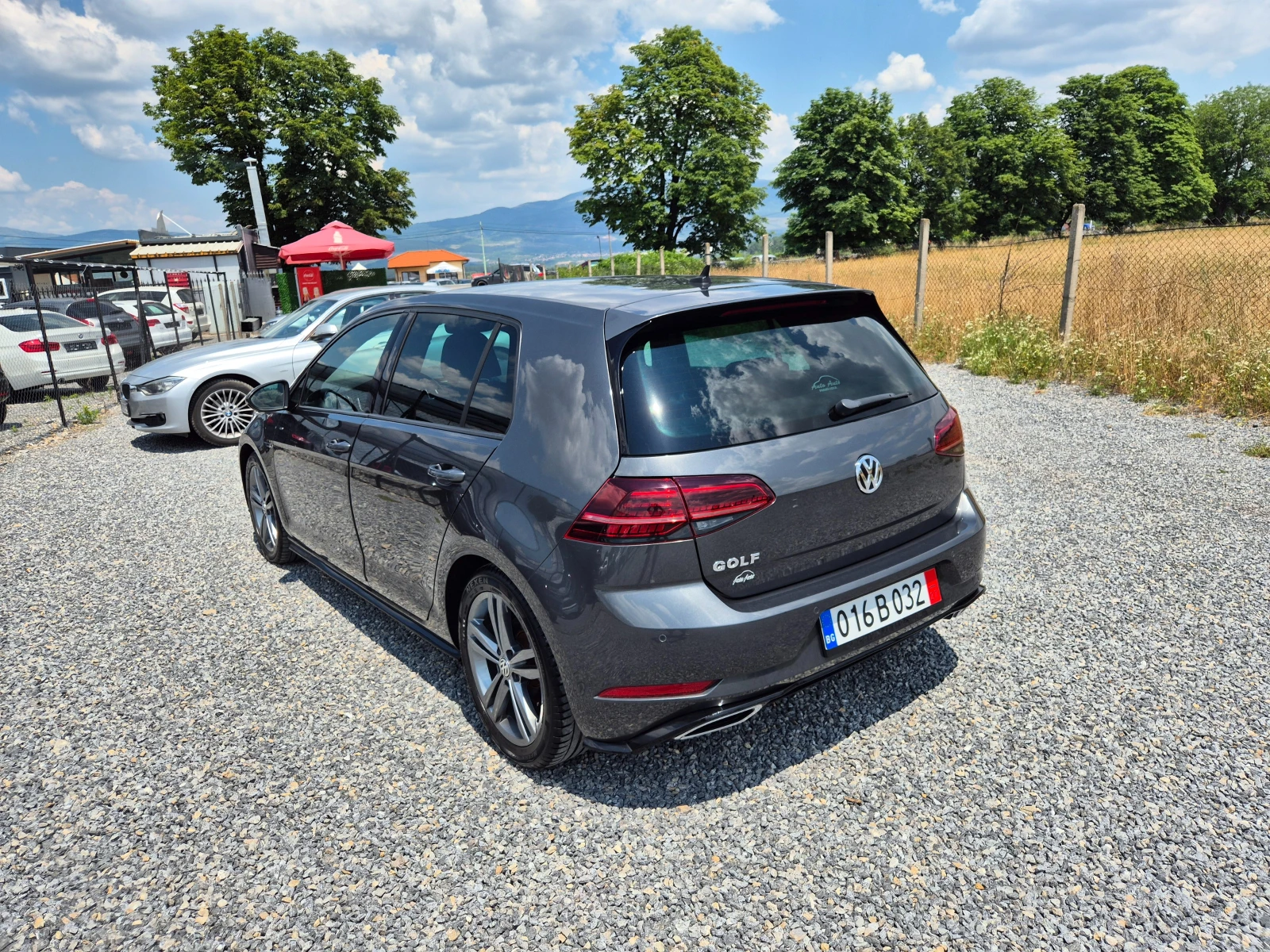 VW Golf 1.5TSI* R-Line* AUTOMAT* , снимка 4 - Автомобили и джипове - 55096319