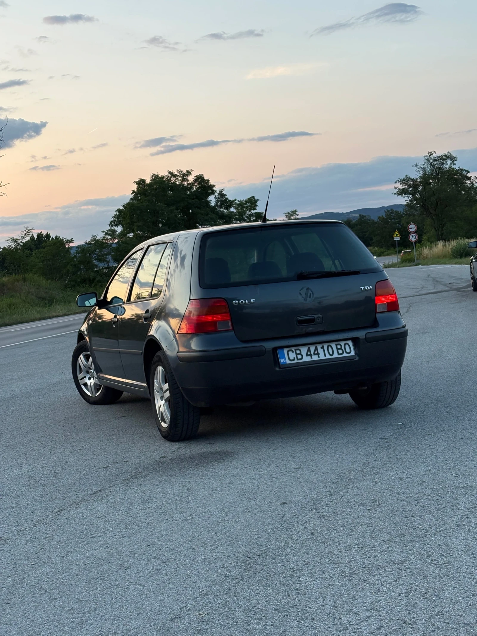 VW Golf, снимка 3 - Автомобили и джипове - 55179550