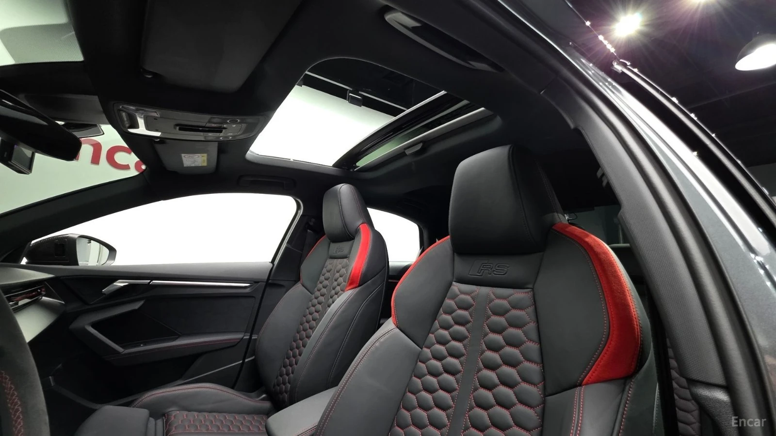Audi Rs3 TFSI* 2.5* КОЖА* ПОДГРЕВ* НАВИ* ПАНО* КАМЕРИ, снимка 17 - Автомобили и джипове - 55505459