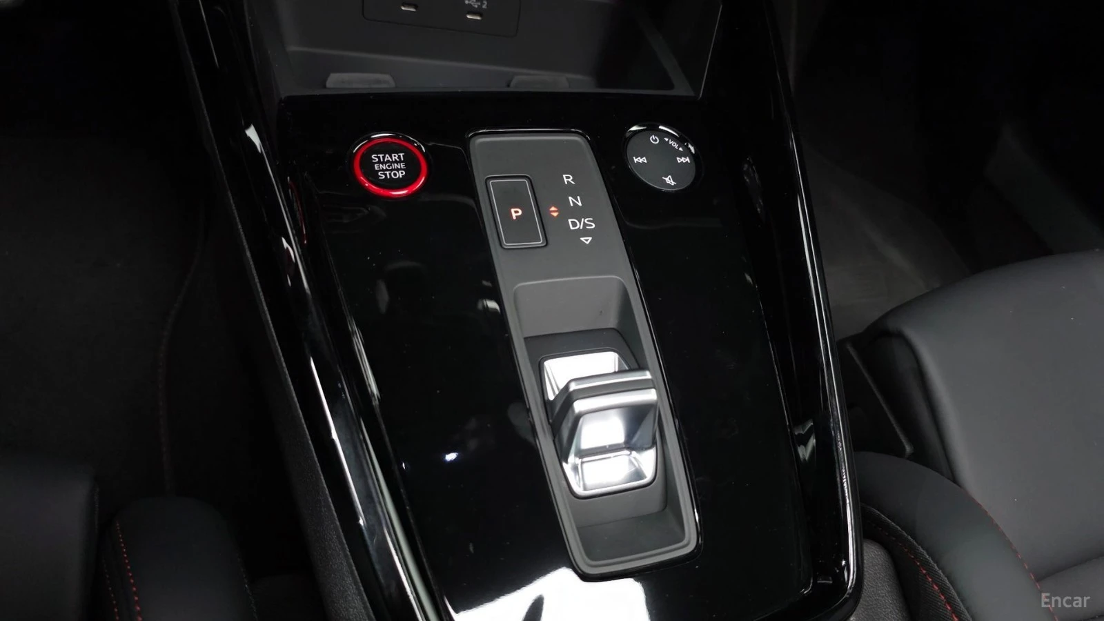 Audi Rs3 TFSI* 2.5* КОЖА* ПОДГРЕВ* НАВИ* ПАНО* КАМЕРИ, снимка 9 - Автомобили и джипове - 55505459