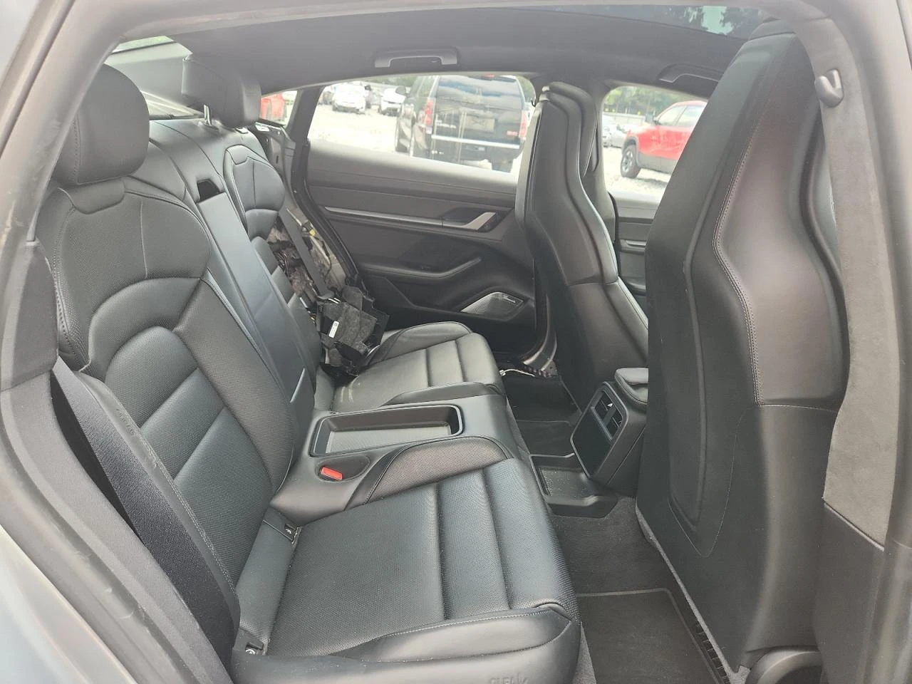 Porsche Taycan TURBO S , снимка 10 - Автомобили и джипове - 55582880
