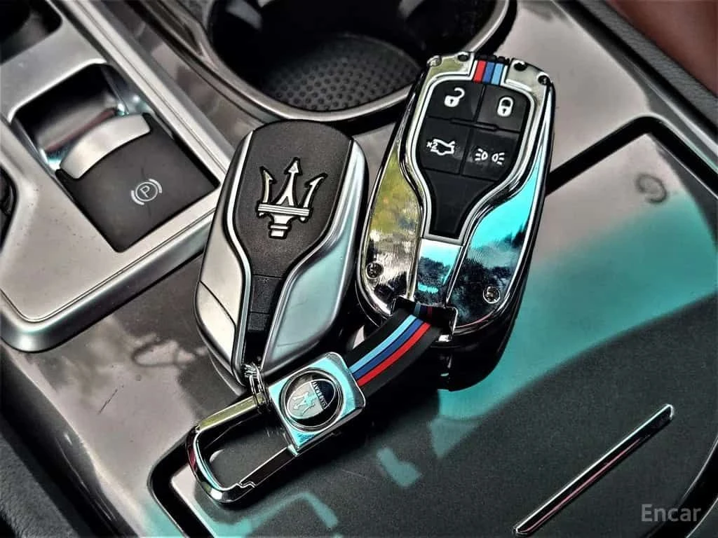 Maserati Ghibli * 3.0 Diesel * ЦЕНА ДО БГ, снимка 11 - Автомобили и джипове - 55693967