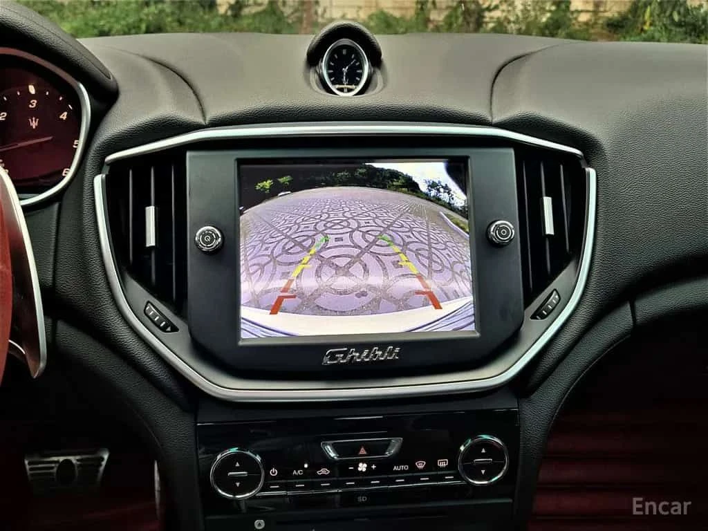 Maserati Ghibli * 3.0 Diesel * ЦЕНА ДО БГ, снимка 12 - Автомобили и джипове - 55693967