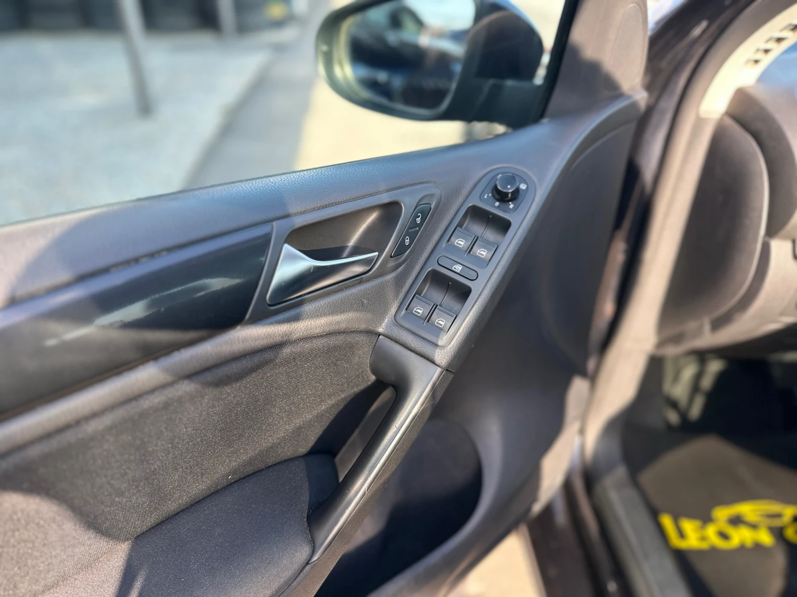 VW Golf 2.0TDI DSG/ANDROID/КЛИМАТРОНИК/ПАРКТРОНИК, снимка 17 - Автомобили и джипове - 55981518
