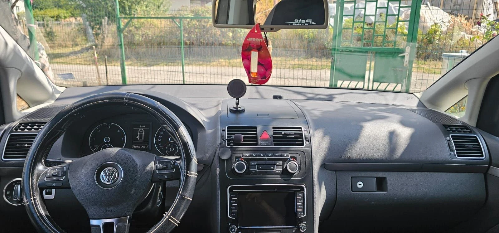 VW Touran, снимка 6 - Автомобили и джипове - 56130136
