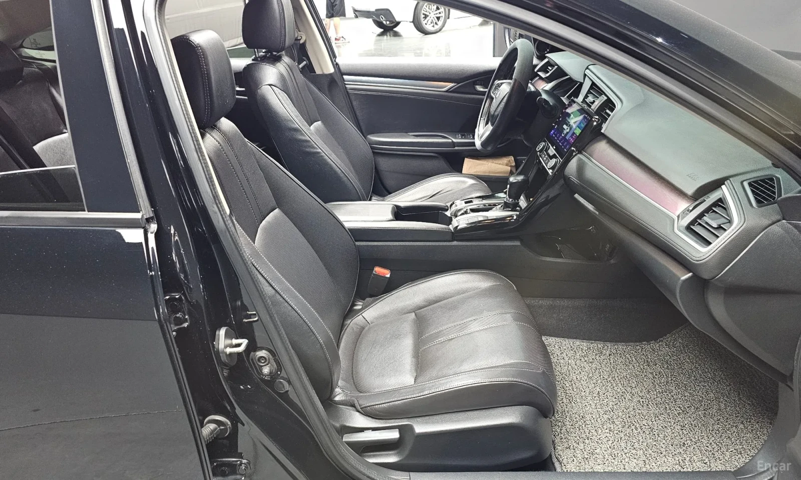 Honda Civic 1.5T, Type R packet\Distronic, снимка 10 - Автомобили и джипове - 56257548