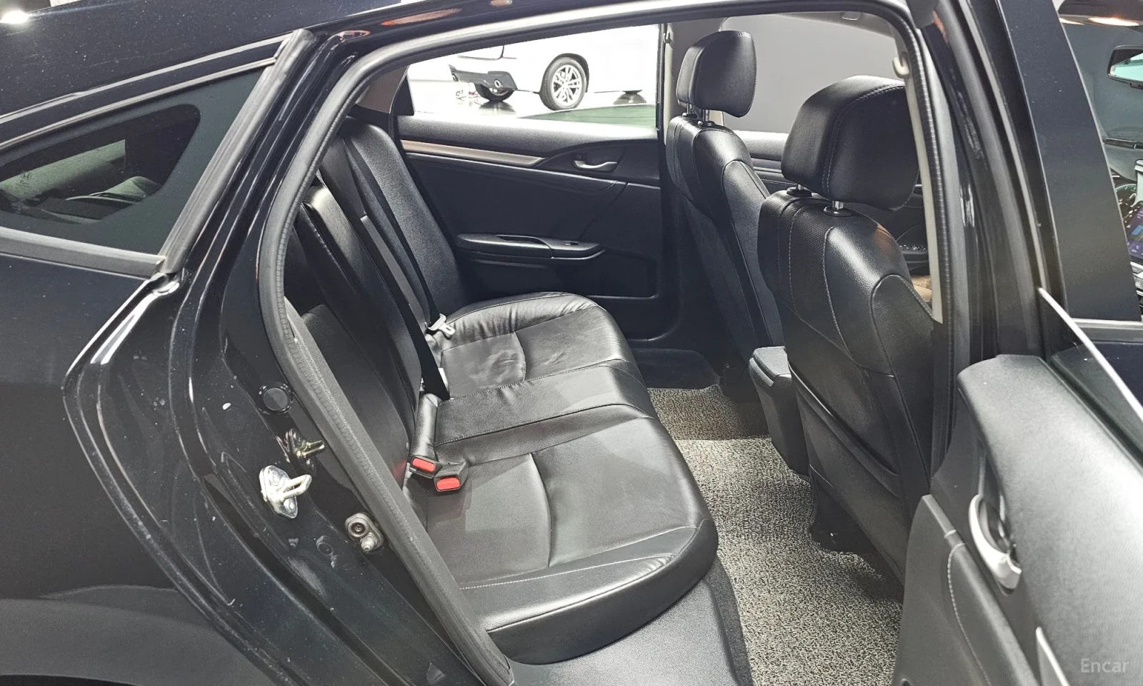 Honda Civic 1.5T, Type R packet\Distronic, снимка 11 - Автомобили и джипове - 56257548