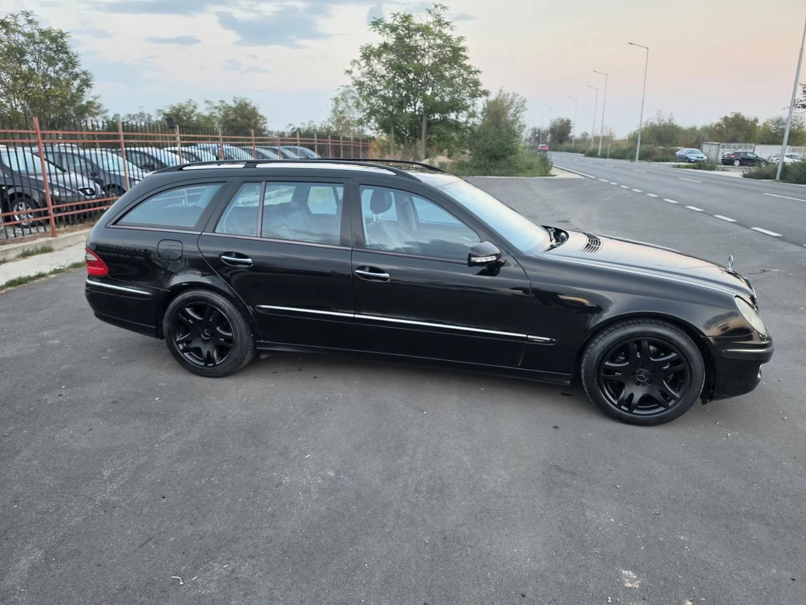 Mercedes-Benz E 320 3.0 CDI EVO, снимка 2 - Автомобили и джипове - 56621584