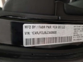 Jeep Grand cherokee SRT  CARFAX, снимка 15