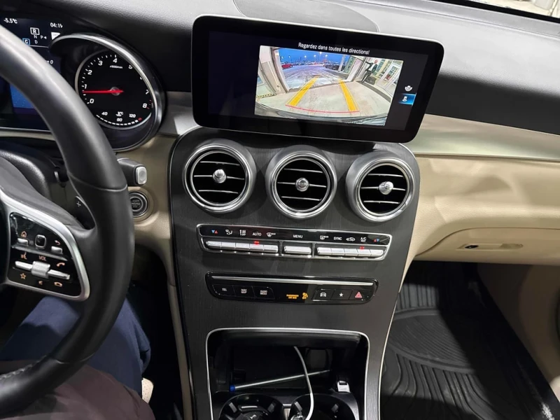 Mercedes-Benz GLC 300 2022 * CARFAX * БЕЗ ПЪРВОНАЧАЛНА ВНОСКА, снимка 9 - Автомобили и джипове - 53014110