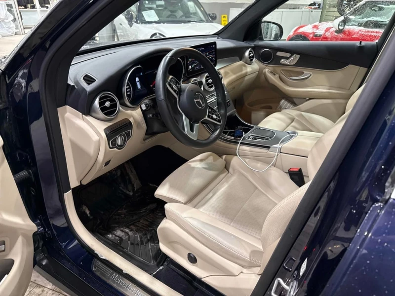 Mercedes-Benz GLC 300 2022 * CARFAX * БЕЗ ПЪРВОНАЧАЛНА ВНОСКА, снимка 7 - Автомобили и джипове - 53014110