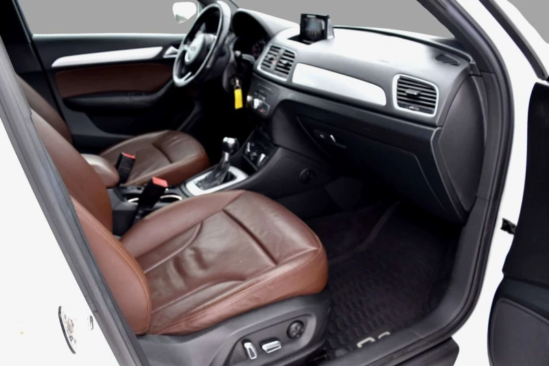 Audi Q3 * quattro Premium, quattro Sport Premium * CARFAX , снимка 11 - Автомобили и джипове - 53357902