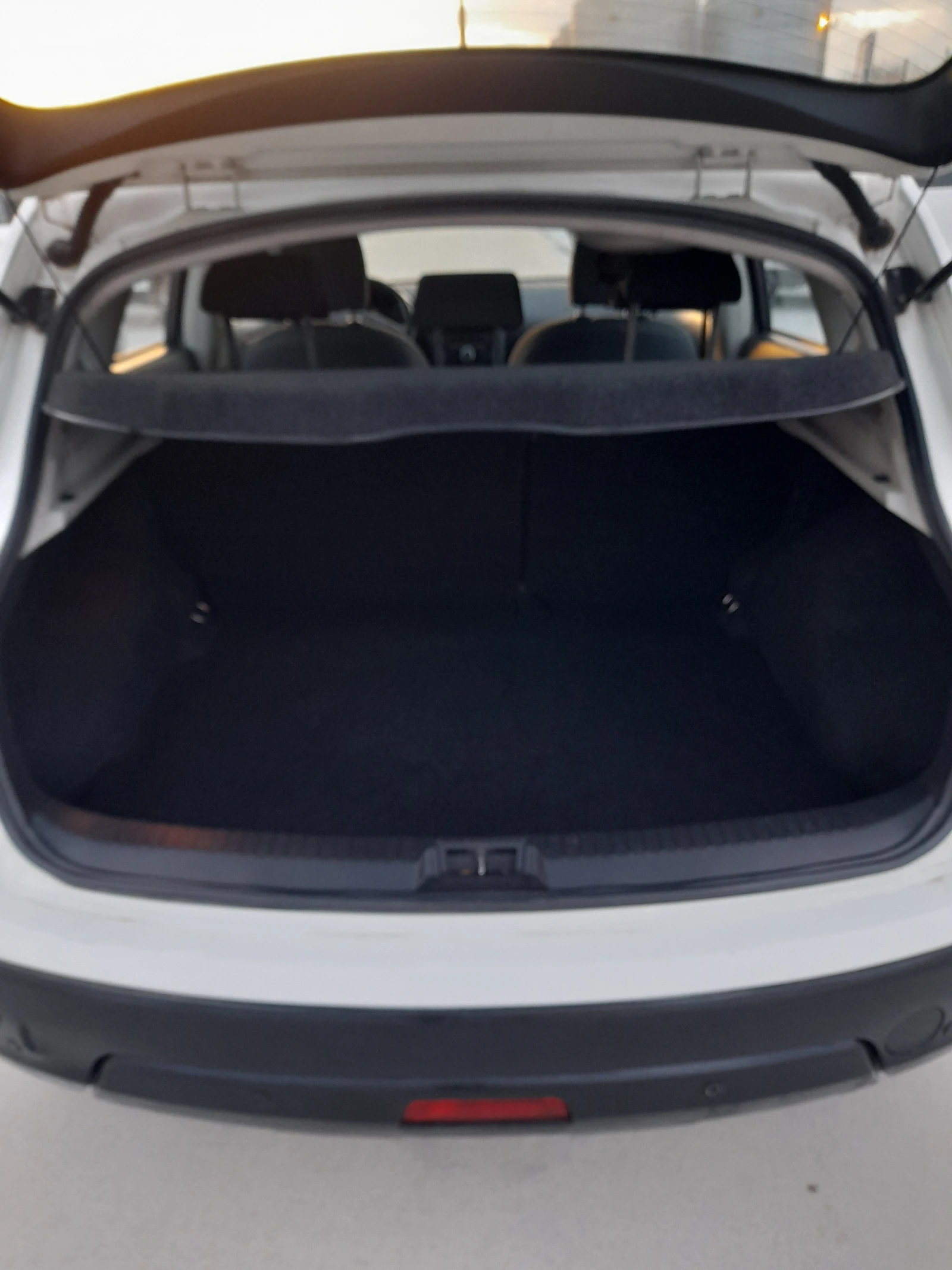 Nissan Qashqai, снимка 10 - Автомобили и джипове - 53804235