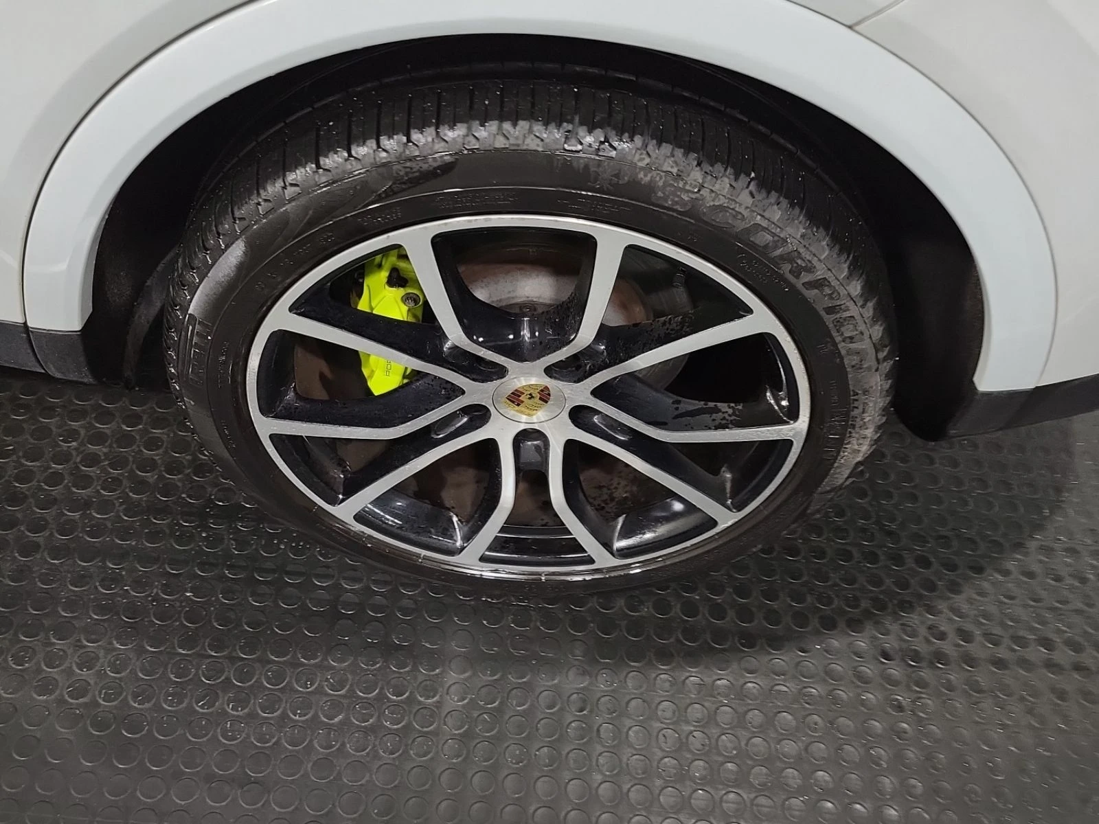 Porsche Cayenne E Hybrid  CARFAX, снимка 9 - Автомобили и джипове - 54149864