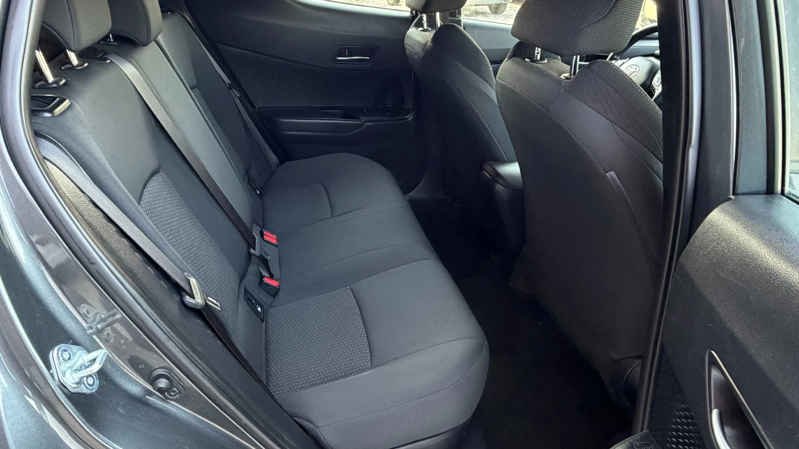 Toyota C-HR 1.8 HYBRID , снимка 11 - Автомобили и джипове - 54223084