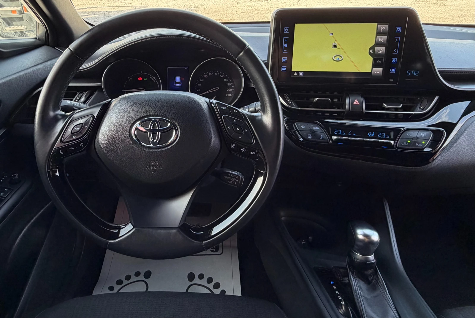 Toyota C-HR 1.8 HYBRID , снимка 14 - Автомобили и джипове - 54223084