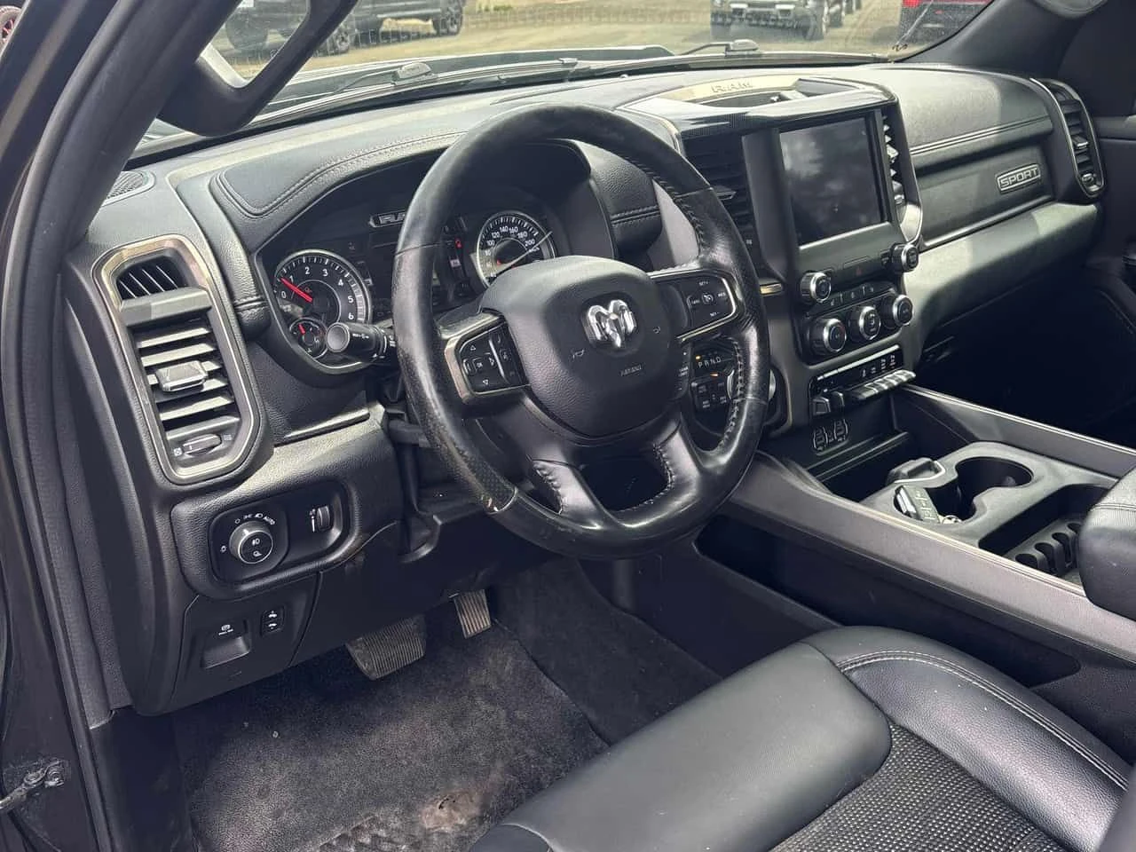 Dodge RAM 1500 Sport /BLACK GRILL / CAMERA/КЛИП НА МОТОРА , снимка 5 - Автомобили и джипове - 54378359