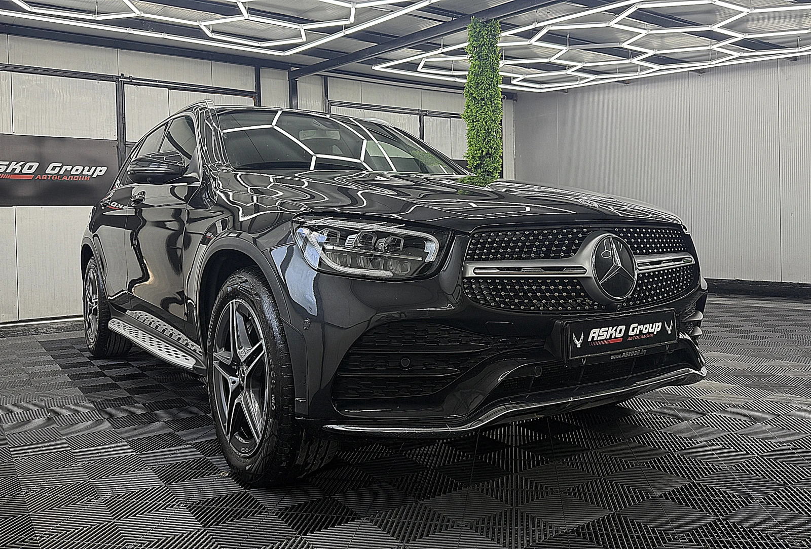 Mercedes-Benz GLC 300 AMG-line/DIGITAL/KeylessGO/360K/СОБСТВЕН ЛИЗИНГ, снимка 3 - Автомобили и джипове - 54450215