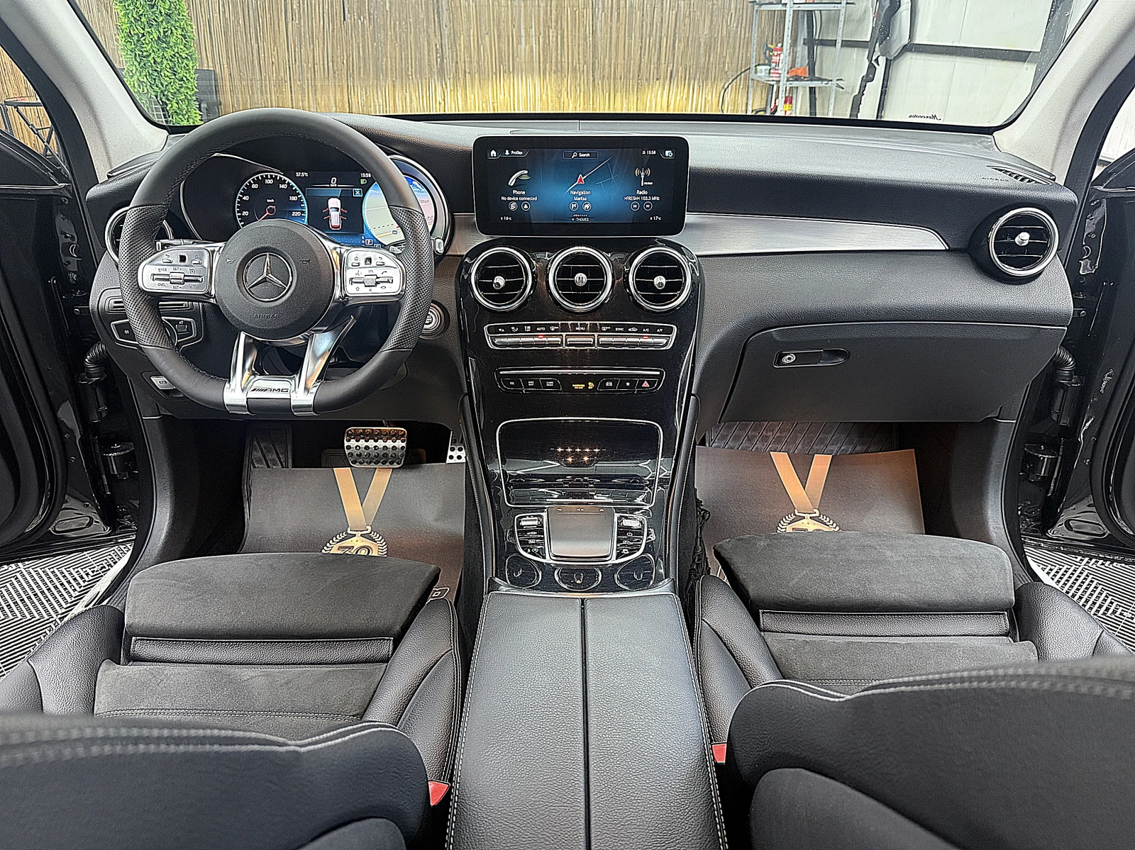 Mercedes-Benz GLC 300 AMG-line/DIGITAL/KeylessGO/360K/СОБСТВЕН ЛИЗИНГ, снимка 15 - Автомобили и джипове - 54450215
