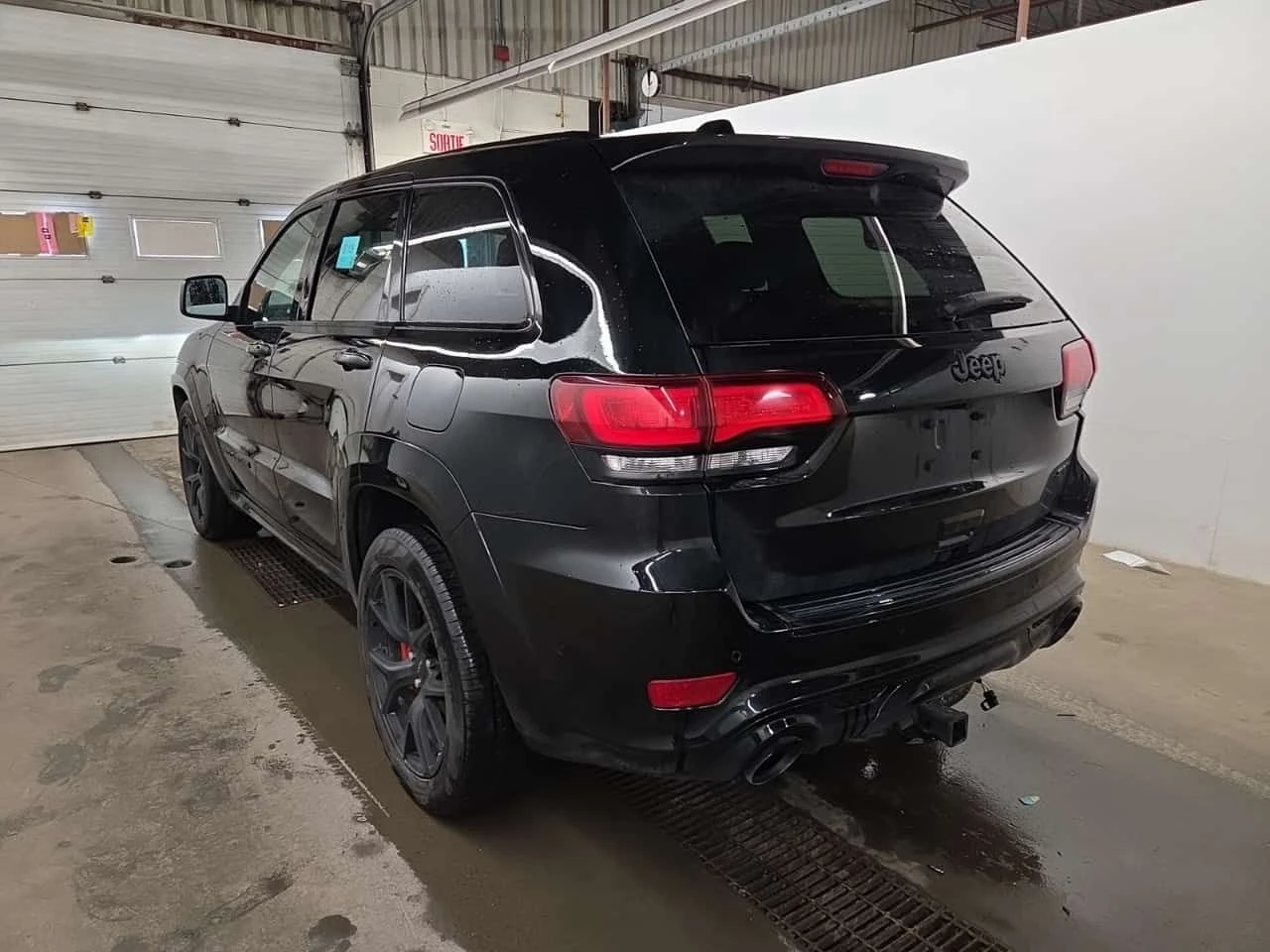 Jeep Grand cherokee SRT  CARFAX, снимка 4 - Автомобили и джипове - 54603797
