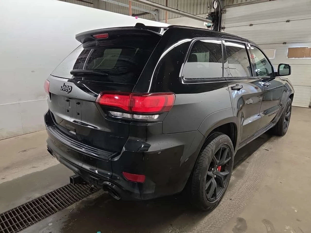 Jeep Grand cherokee SRT  CARFAX, снимка 3 - Автомобили и джипове - 54603797