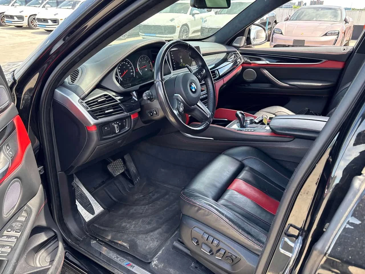 BMW X6 M | HARMAN KARDON | HUD | ПАНОРАМА | CARFAX | , снимка 5 - Автомобили и джипове - 54794555