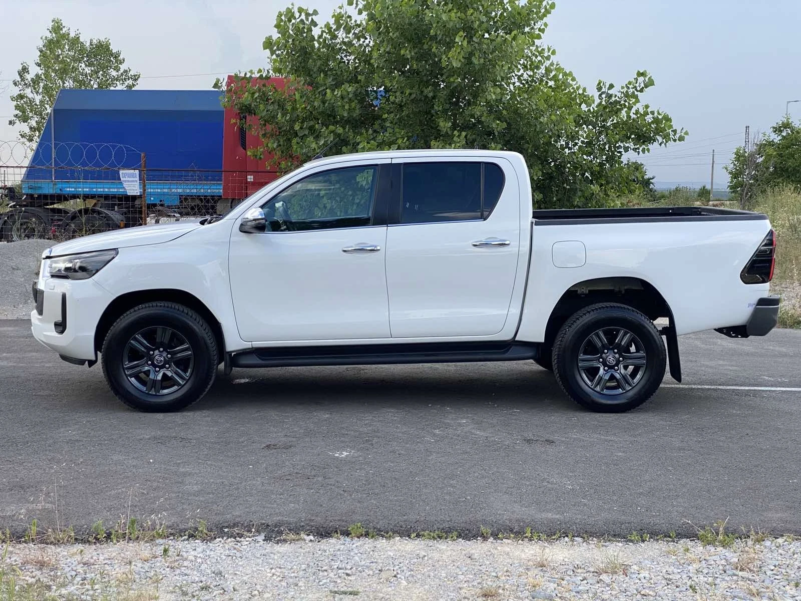 Toyota Hilux 2, 4 D4D/AUTOMAT, снимка 4 - Автомобили и джипове - 55125372