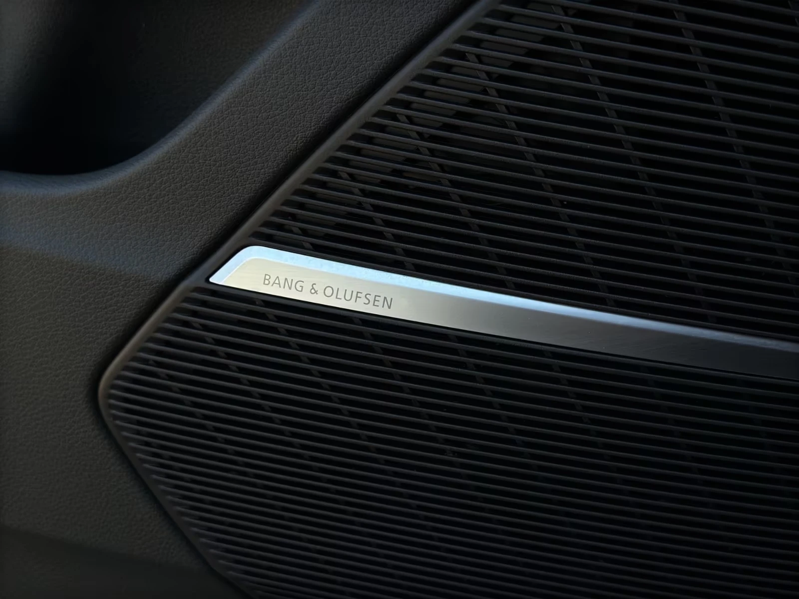 Audi Q8 50 TDI / FACELIFT / S-LINE / MATRIX / B&O / AIR, снимка 6 - Автомобили и джипове - 55218157