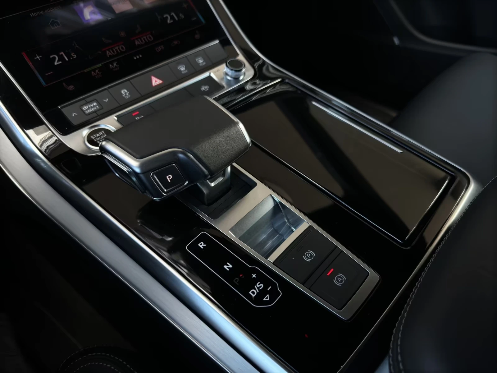 Audi Q8 50 TDI / FACELIFT / S-LINE / MATRIX / B&O / AIR, снимка 13 - Автомобили и джипове - 55218157