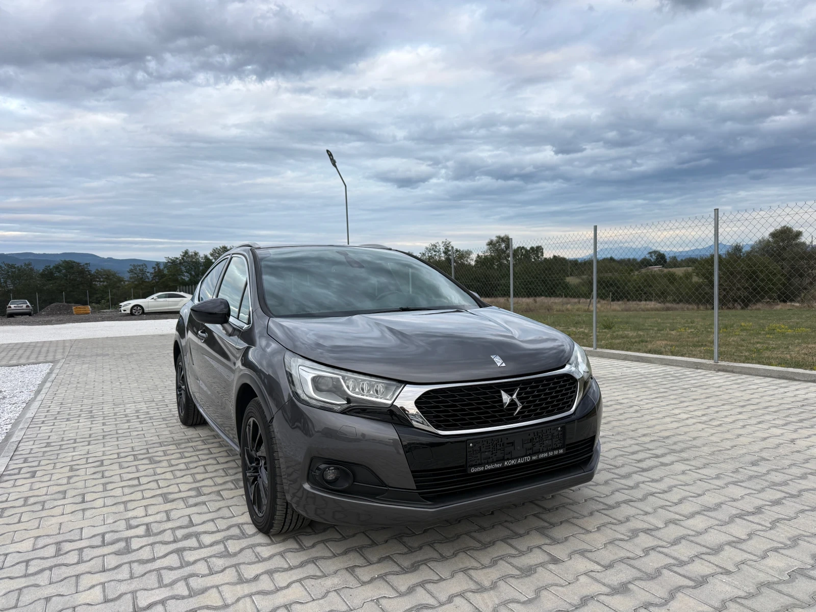 Citroen DS 4 Crossback 1.6HDi, снимка 8 - Автомобили и джипове - 56200348