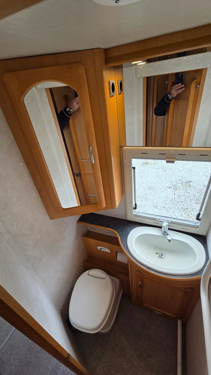 Кемпер Frankia Holiday Class- Два Климатика! , снимка 14 - Каравани и кемпери - 52318372