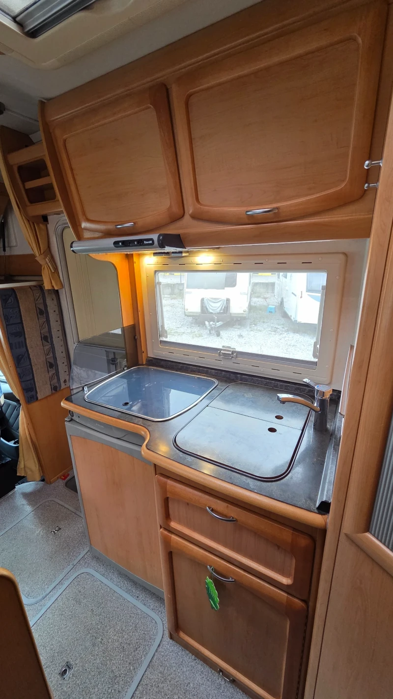 Кемпер Frankia Holiday Class- Два Климатика! , снимка 11 - Каравани и кемпери - 52318372