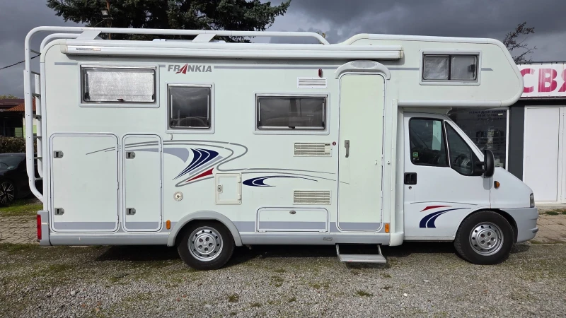Кемпер Frankia Holiday Class- Два Климатика! , снимка 2 - Каравани и кемпери - 52318372