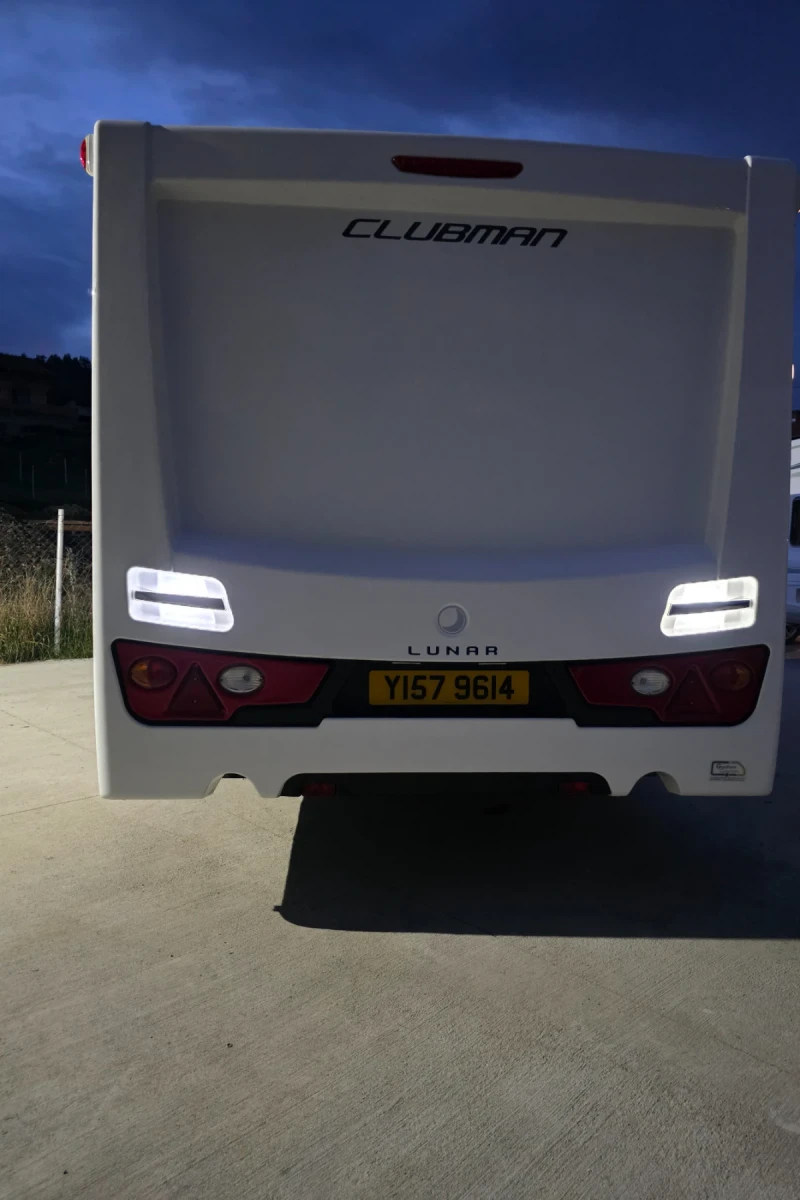 Каравана Други Lunar Clubman , снимка 8 - Каравани и кемпери - 52497041
