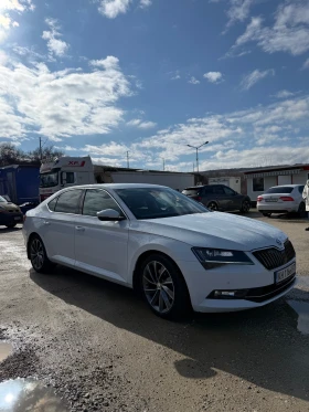 Skoda Superb, снимка 3 - Автомобили и джипове - 53638450