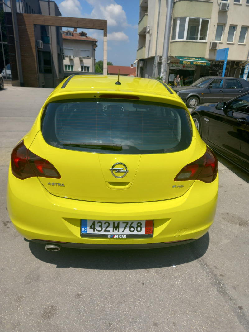 Opel Astra, снимка 3 - Автомобили и джипове - 45404516