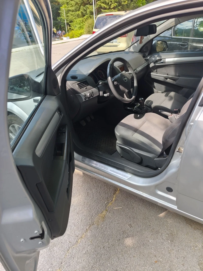 Opel Astra 1.7 110кс, снимка 8 - Автомобили и джипове - 51428661
