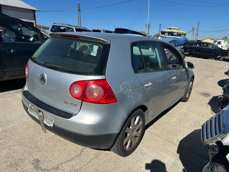 VW Golf 2.0 TDI, снимка 4 - Автомобили и джипове - 51795825