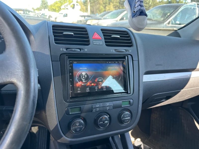 VW Golf 2.0 TDI, снимка 6 - Автомобили и джипове - 51795825